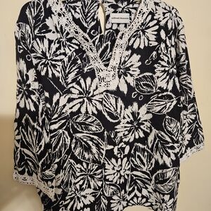 Alfred Dunner Black and White Floral Women's Top
